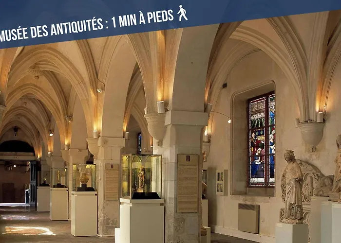 L'aurore Berbere, Hypercentre De Rouen, Au Calme