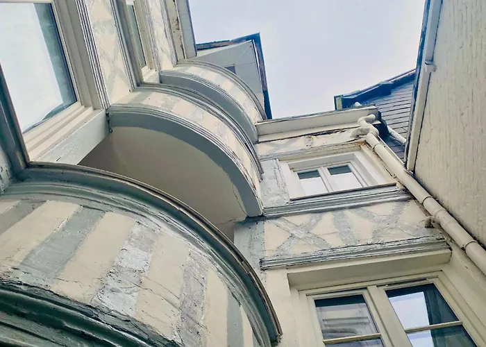 L'aurore Berbère, Hypercentre De Rouen, Au Calme Appartement