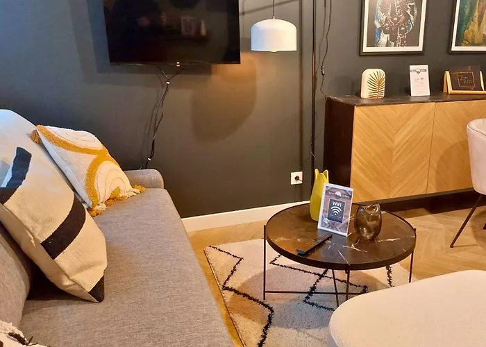 L'aurore Berbere, Hypercentre De Rouen, Au Calme Rouen